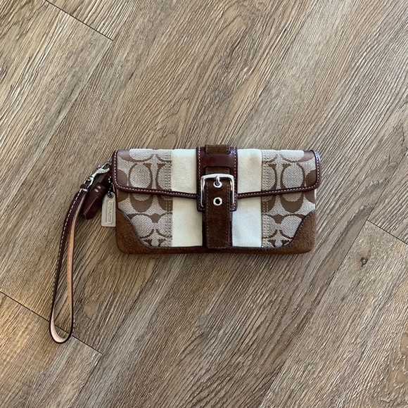 Coach Handbags - Classic Coach Wallet